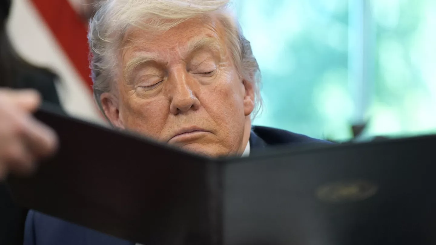 Trump ha emitido una orden ejecutiva para permitir el almacenamiento de minerales extraídos del lecho marino, acelerando los procesos de autorización nacional.