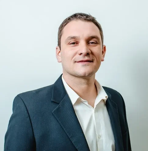 Candidato Abel Chiconi, en su rol de funcionario, brindando su perspectiva sobre el RIGI y la minería.