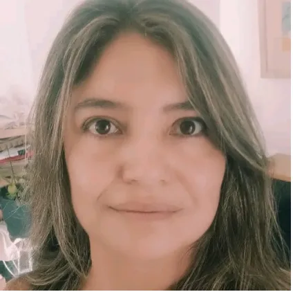 Retrato de Margarita Moscheni Bustos, investigadora del CONICET y UNSJ, licenciada, magíster y doctora en Ciencias Sociales.