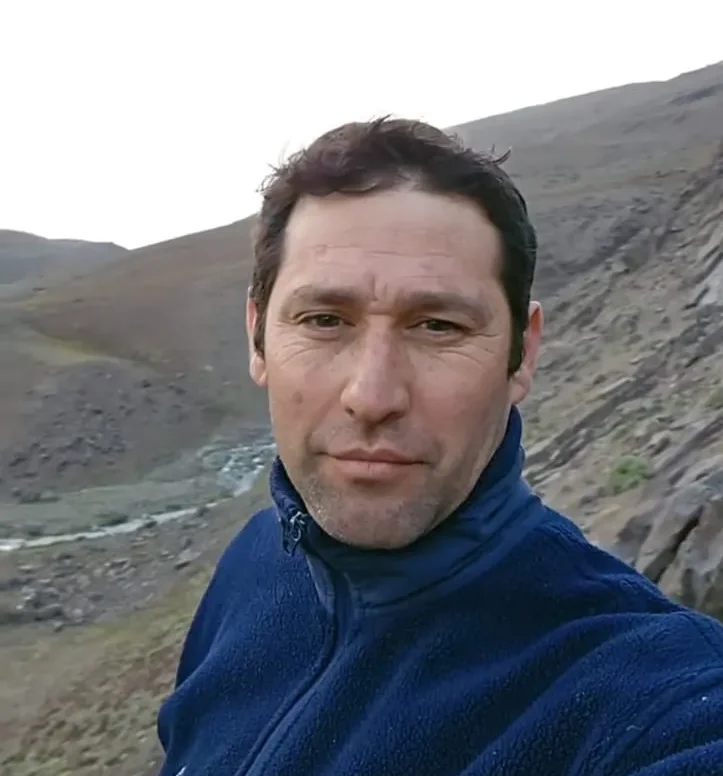 Retrato de Ramón Ossa, experto en logística de exploración en San Juan.