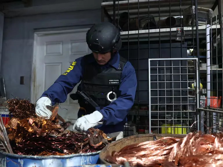 187 toneladas de cobre incautadas.